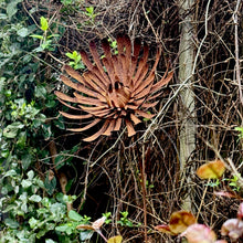 Load image into Gallery viewer, Large Rusty Metal Dahlia Garden Sculpture, Rustic Ornament (115 cm, 45 inches)