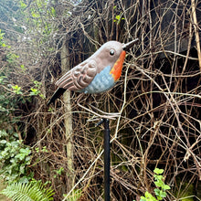 Load image into Gallery viewer, Handmade Robin on Pole Garden Sculpture, Metal Ornament – 130 cm Tall