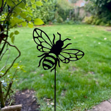Load image into Gallery viewer, Metal Bee Garden Stake (45 cm)