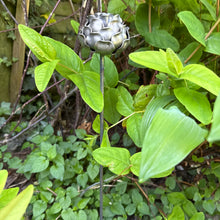 Load image into Gallery viewer, Metal Artichoke Garden Ornament (55 cm)