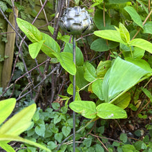 Load image into Gallery viewer, Metal Artichoke Garden Ornament (55 cm)