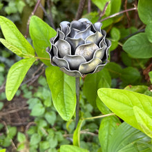 Load image into Gallery viewer, Metal Artichoke Garden Ornament (55 cm)