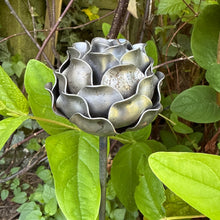 Load image into Gallery viewer, Metal Artichoke Garden Ornament (55 cm)