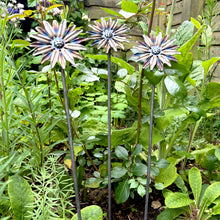 Load image into Gallery viewer, Set of 3 Metal Sunflower Garden Ornaments (54 cm)
