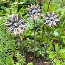 Load image into Gallery viewer, Set of 3 Metal Sunflower Garden Ornaments (54 cm)