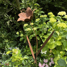 Load image into Gallery viewer, Tall Rusty Metal Lily Garden Ornament (120 cm)