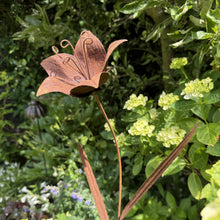 Load image into Gallery viewer, Tall Rusty Metal Lily Garden Ornament (120 cm)