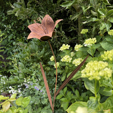 Load image into Gallery viewer, Tall Rusty Metal Lily Garden Ornament (120 cm)